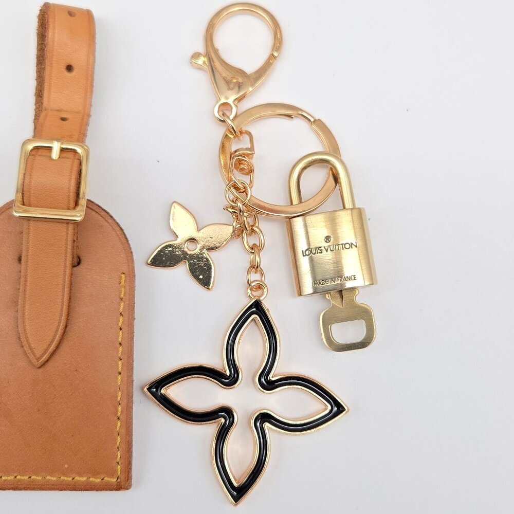 Authentic Louis Vuitton Luggage Nametag and Gold Padlock with Unbranded Keycharm - Picture 4 of 8
